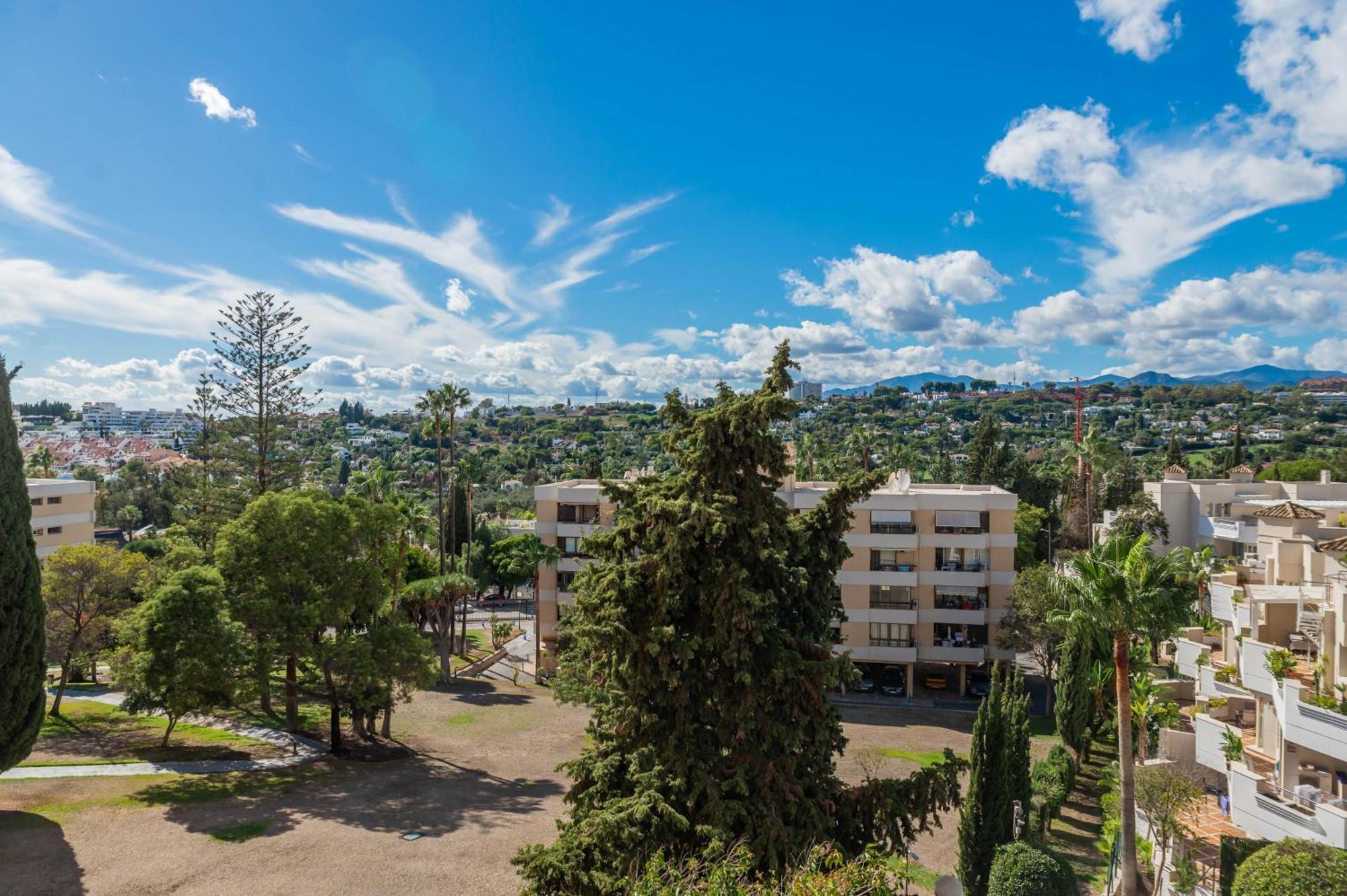 Newly Renovated Sunlit 3 Bdrm With Stunning Views Marbella