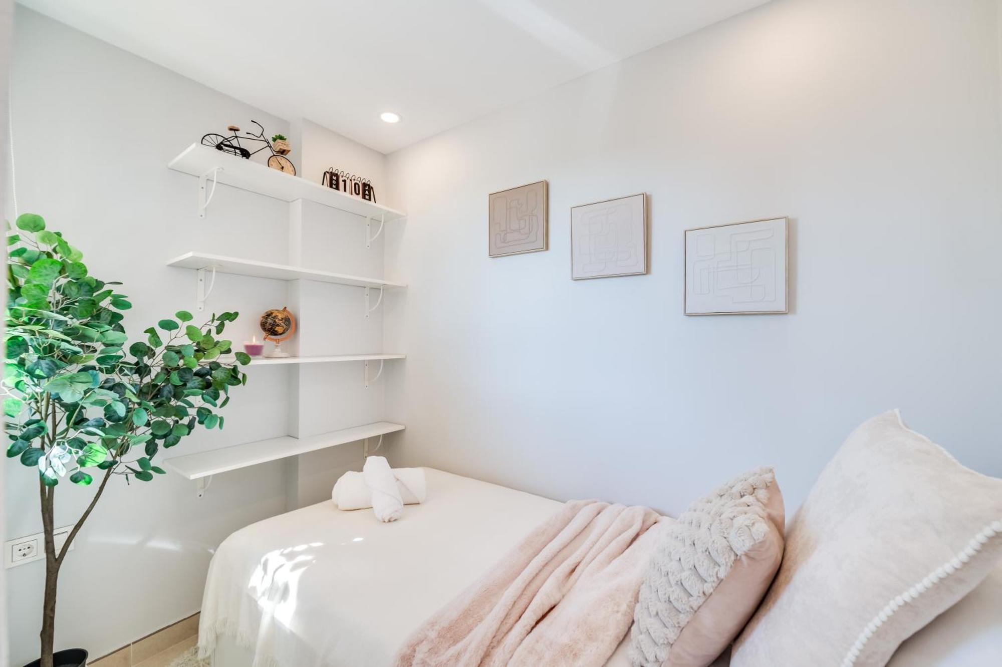Newly Renovated Sunlit 3 Bdrm With Stunning Views Apartment