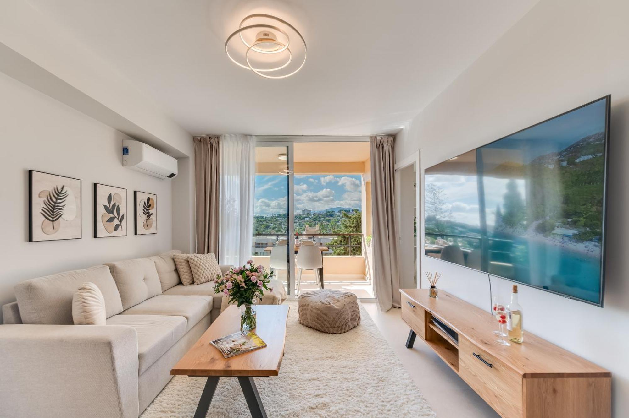 Newly Renovated Sunlit 3 Bdrm With Stunning Views Marbella