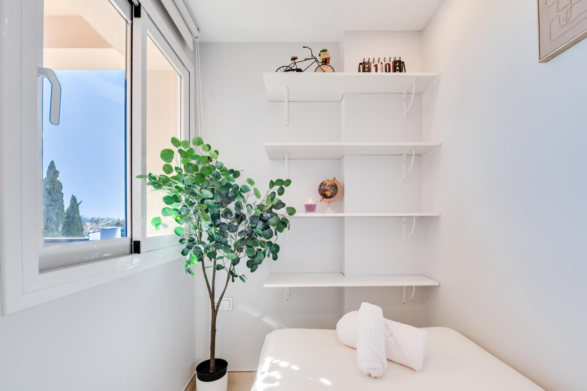 Newly Renovated Sunlit 3 Bdrm With Stunning Views Marbella
