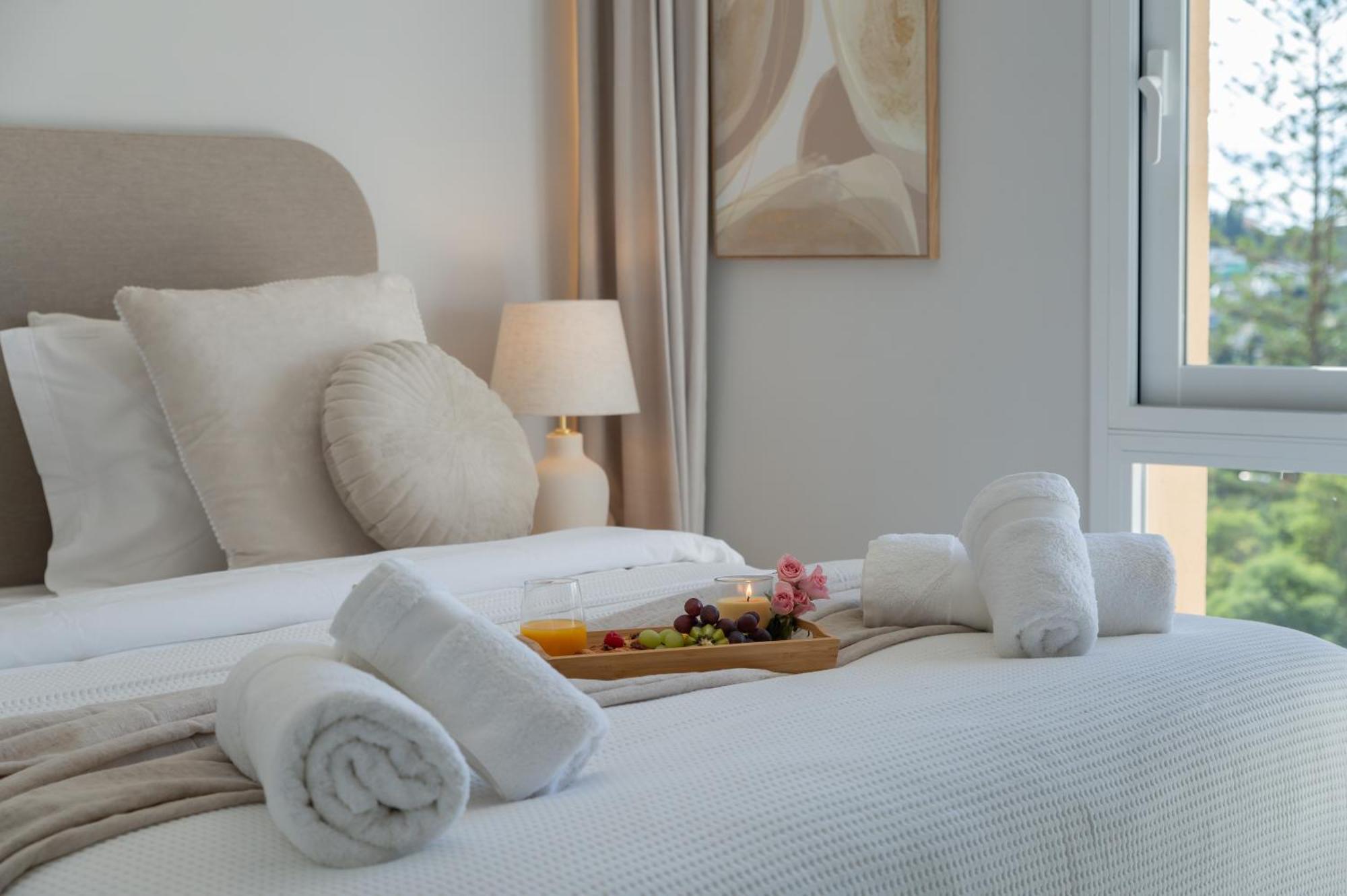 Newly Renovated Sunlit 3 Bdrm With Stunning Views Apartment Marbella